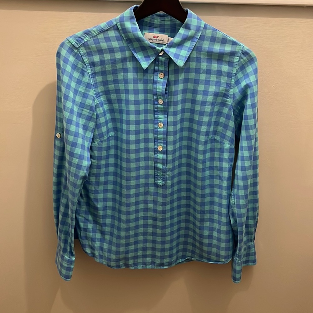 Vineyard Vines Button up Top
